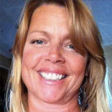 Elizabeth2-headshot ELIZABETH KIEFFER